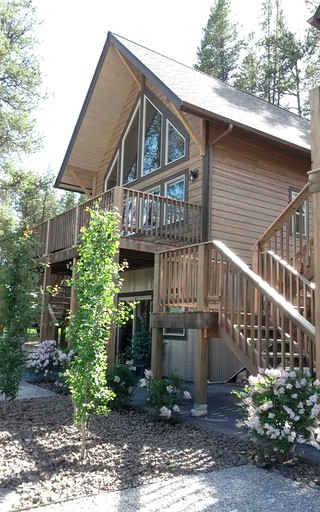 Cabins (West Glacier, Montana, United States)