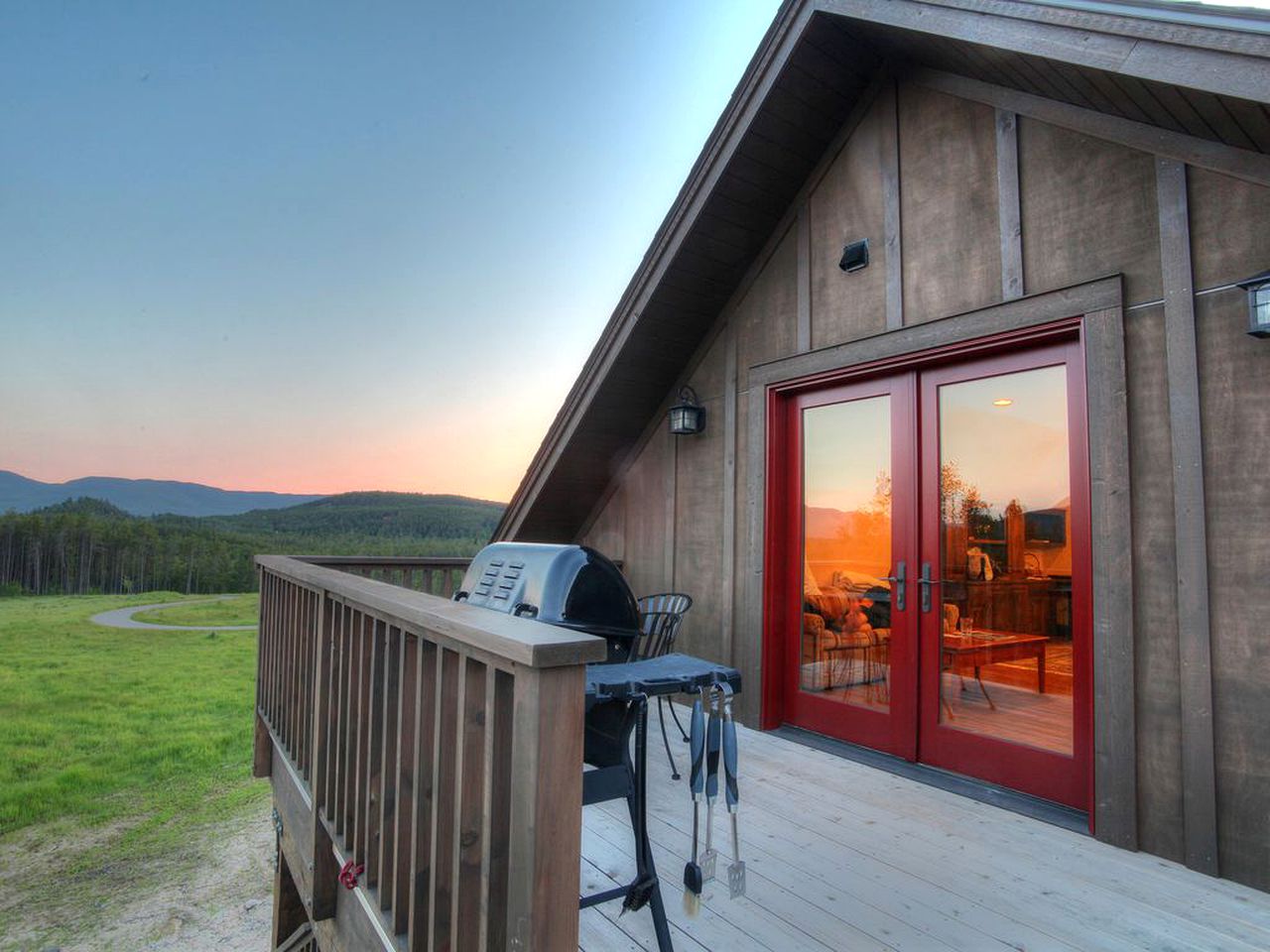 Deluxe Getaway Rental in a Mountain Cabin near Lake McDonald, Montana