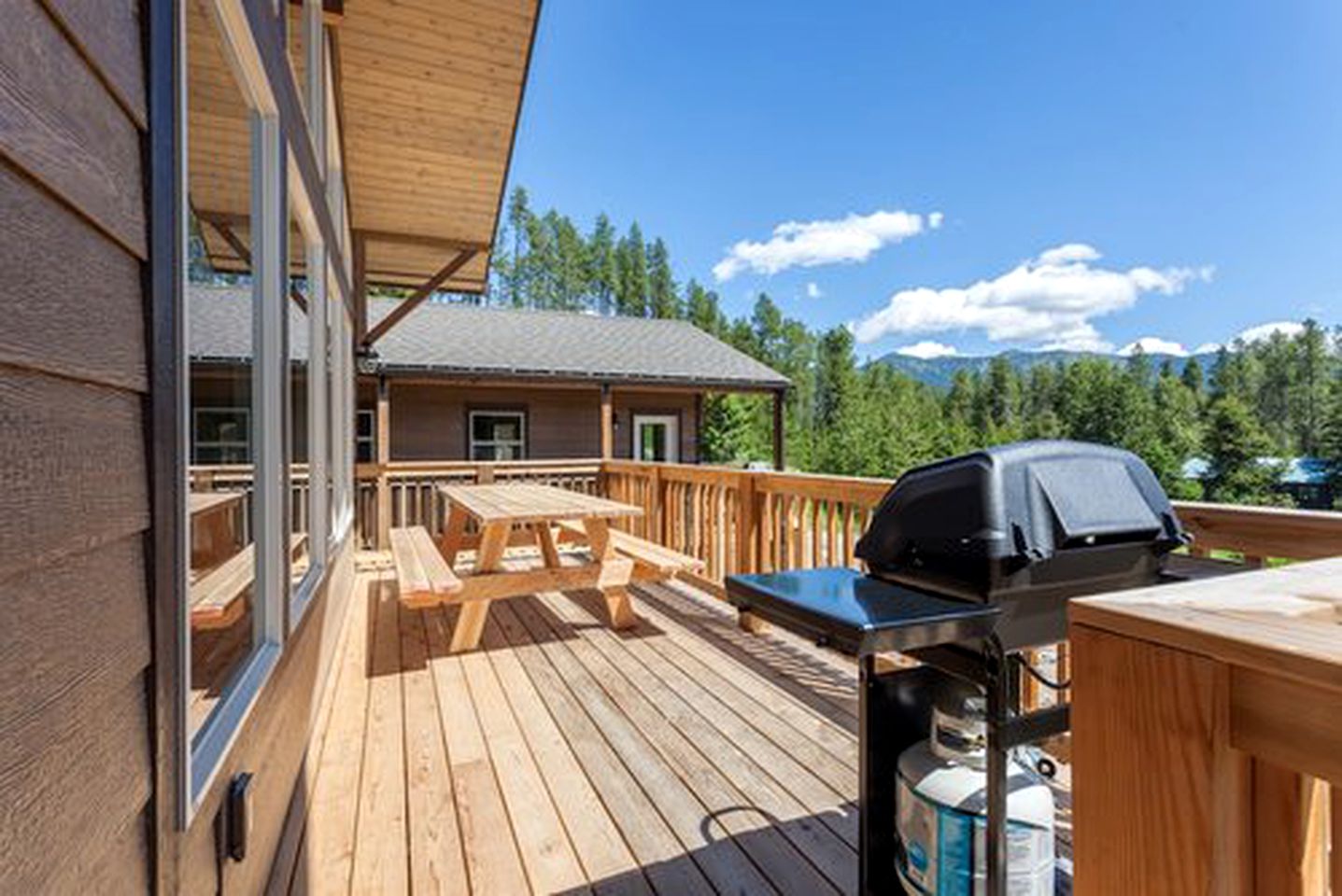 Lovely Family Cabin Rental for an Outdoor Getaway near Whitefish, Montana