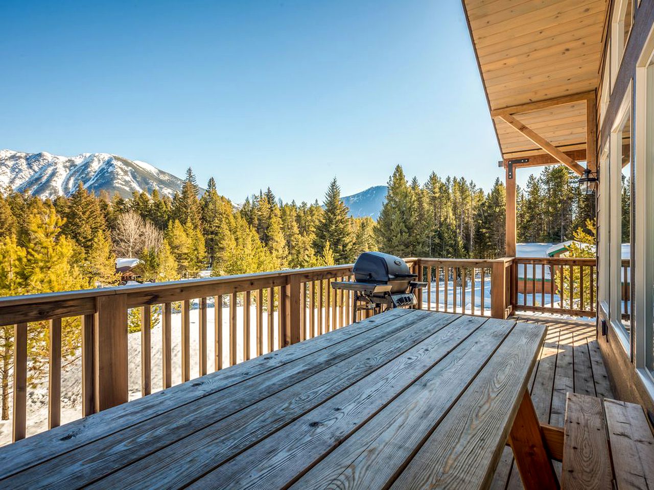 Lovely Family Cabin Rental for an Outdoor Getaway near Whitefish, Montana