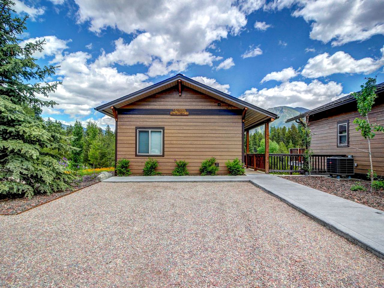 Lovely Family Cabin Rental for an Outdoor Getaway near Whitefish, Montana