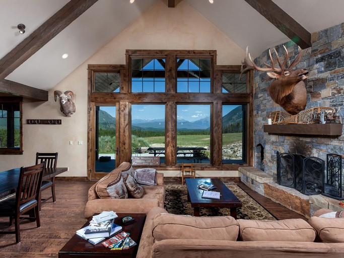 Mountain cabin rental in West Glacier, Montana