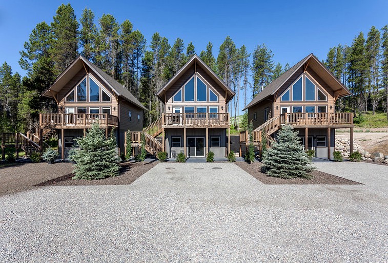 Cabins (West Glacier, Montana, United States)