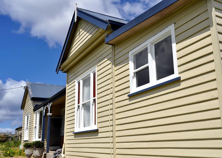 Cottages (Rocky Cape, Tasmania, Australia)