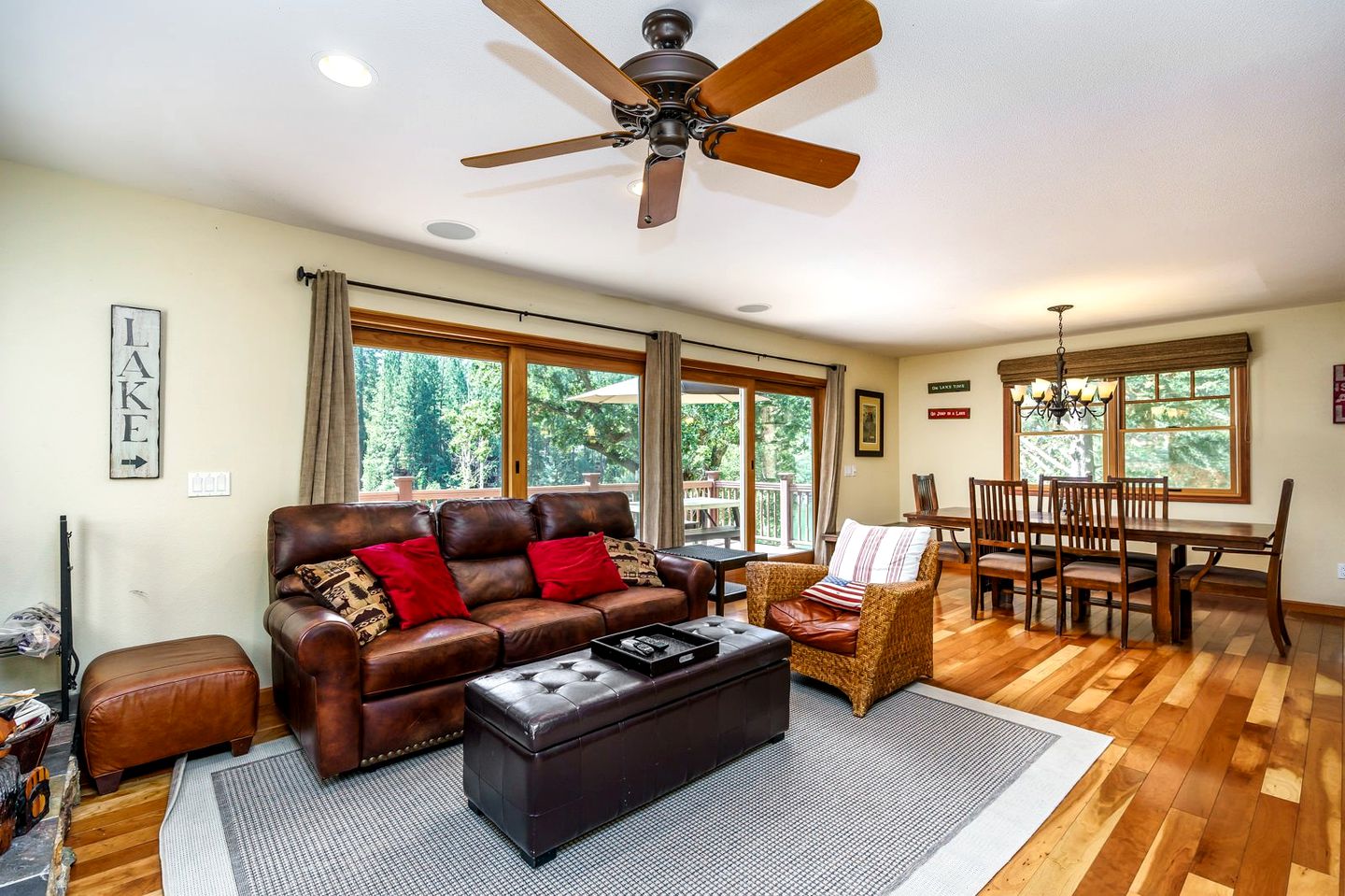 Lakefront Cabin with Private Dock, Pool, Tennis Court and Balcony in Groveland, California