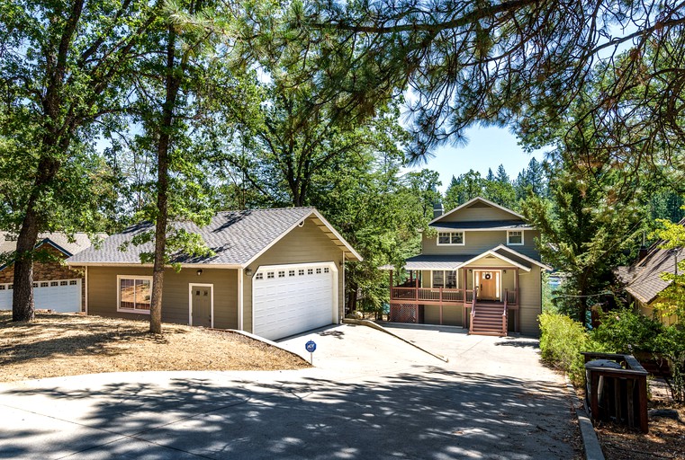 Cabins (United States of America, Groveland, California)