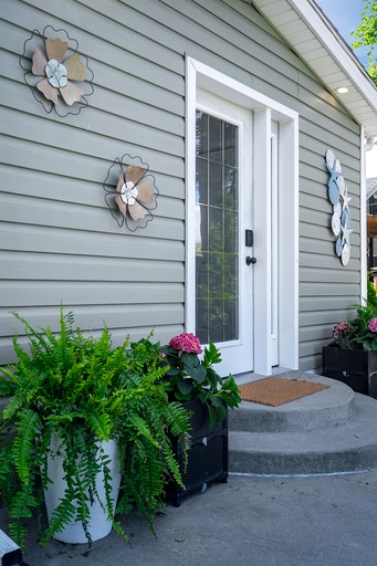 Cottages (Canada, Leamington, Ontario)