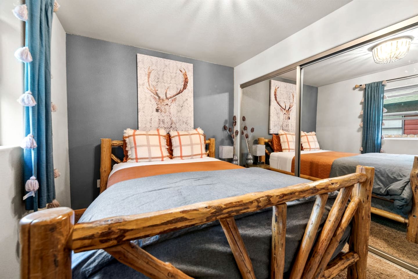 Beautiful Modern Cabin in with Fire Pit and Hot Tub, the Perfect Base for Outdoor Adventures in Big Bear, California