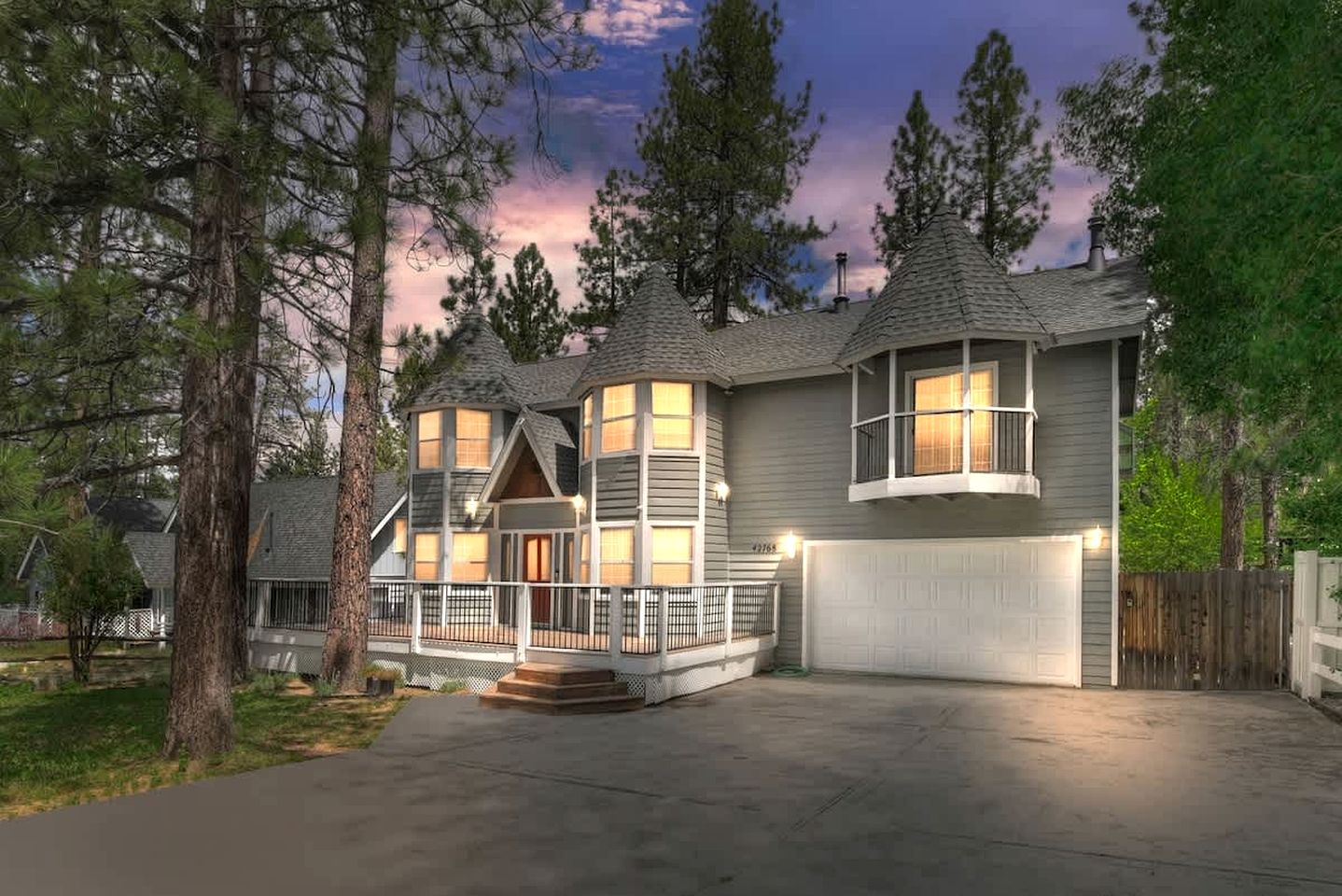 Cabins (United States of America, Big Bear Lake, California)