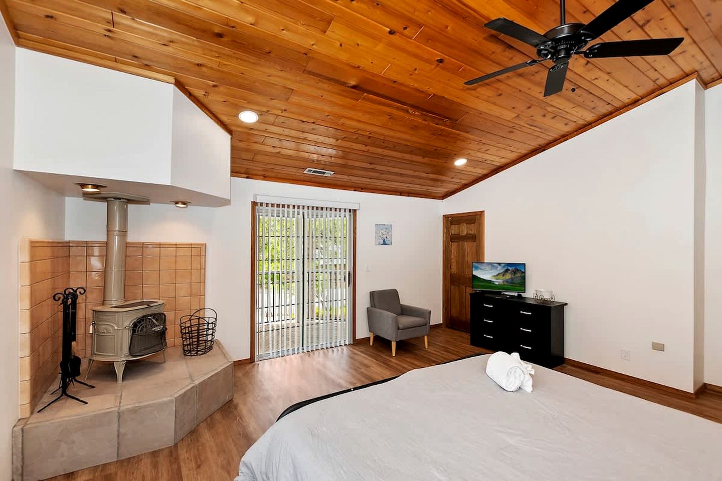 Big Bear Playground: Cabin Ideal for Family and Friends' Playtime