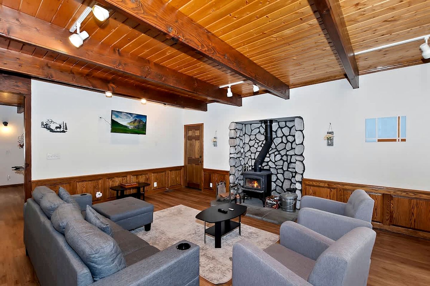 Big Bear Playground: Cabin Ideal for Family and Friends' Playtime