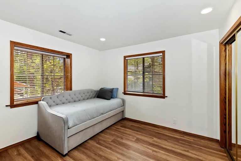 Cabins (United States of America, Big Bear Lake, California)