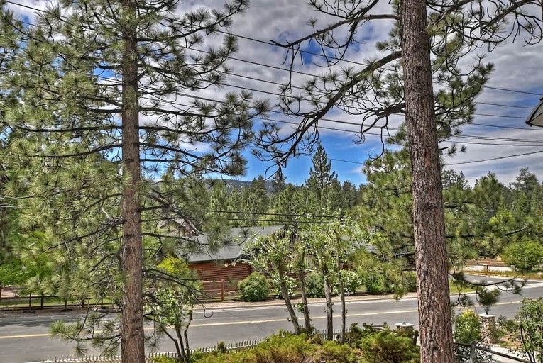 Cabins (United States of America, Big Bear Lake, California)