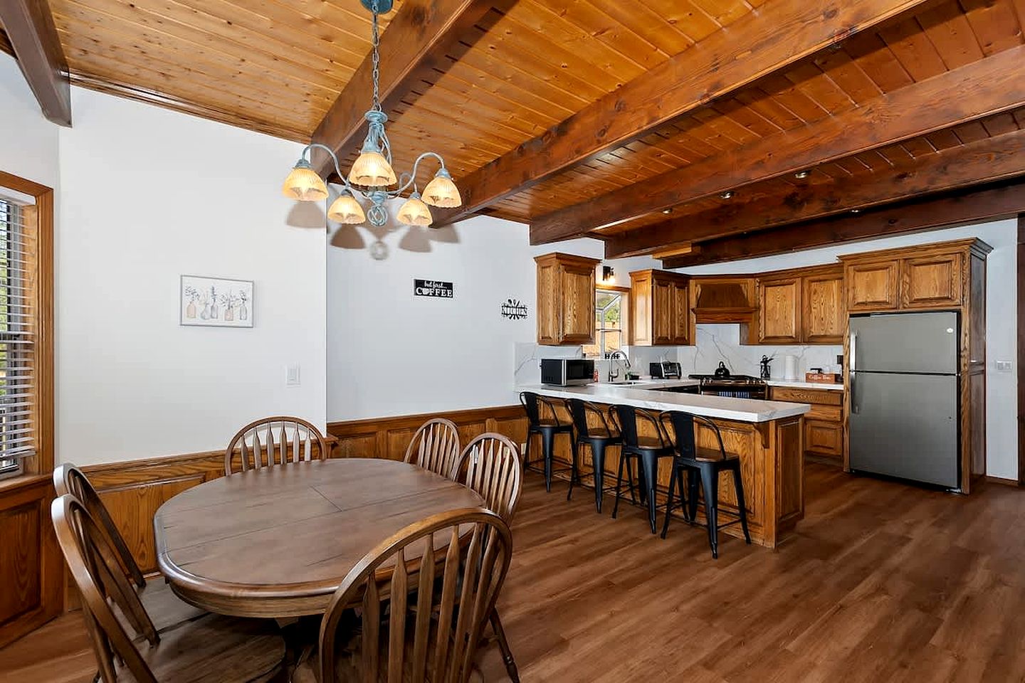 Big Bear Playground: Cabin Ideal for Family and Friends' Playtime