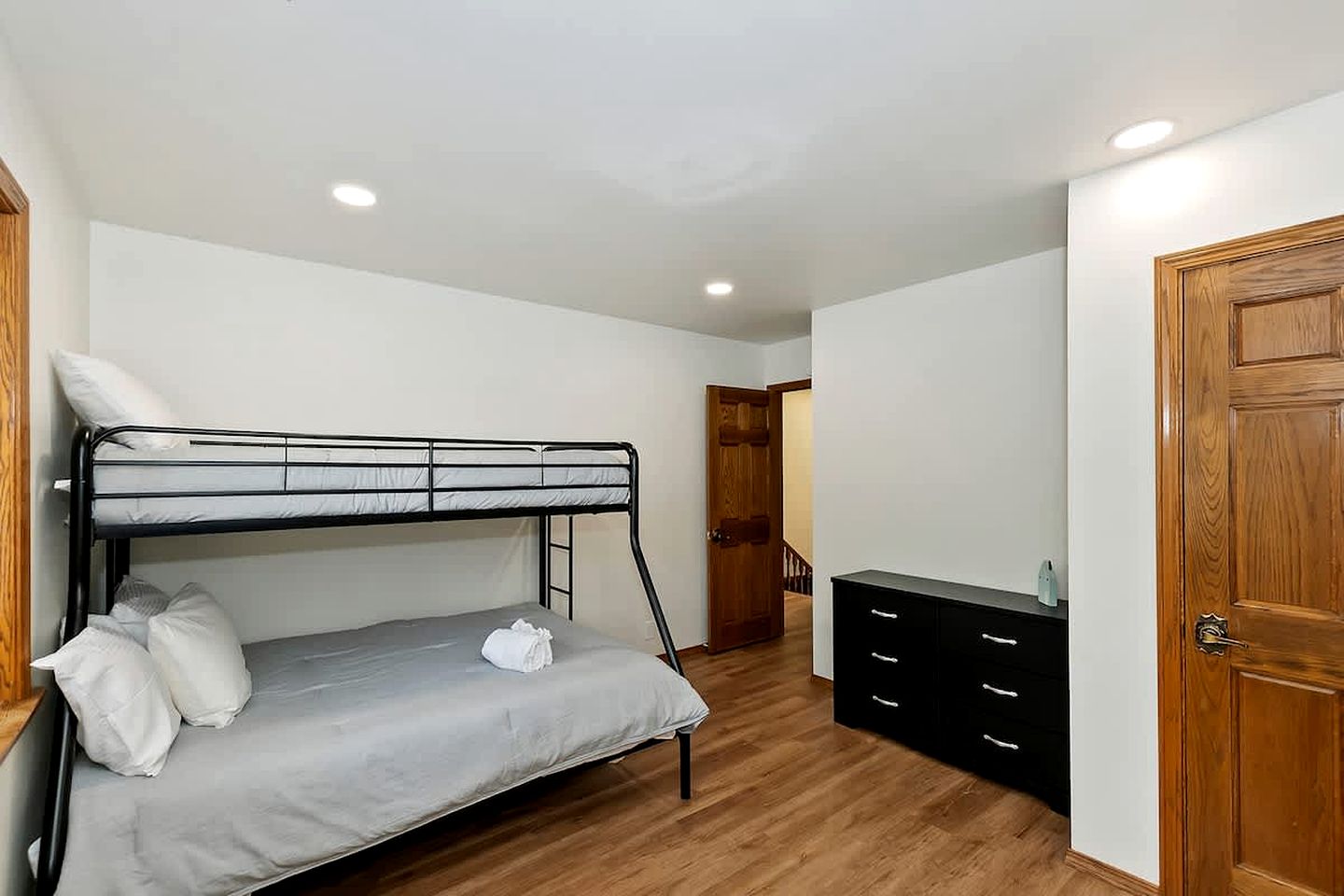 Big Bear Playground: Cabin Ideal for Family and Friends' Playtime