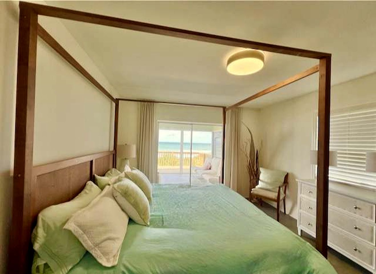 Spacious Beachfront House with Panoramic Gulf Views on Little Gasparilla Island, Florida