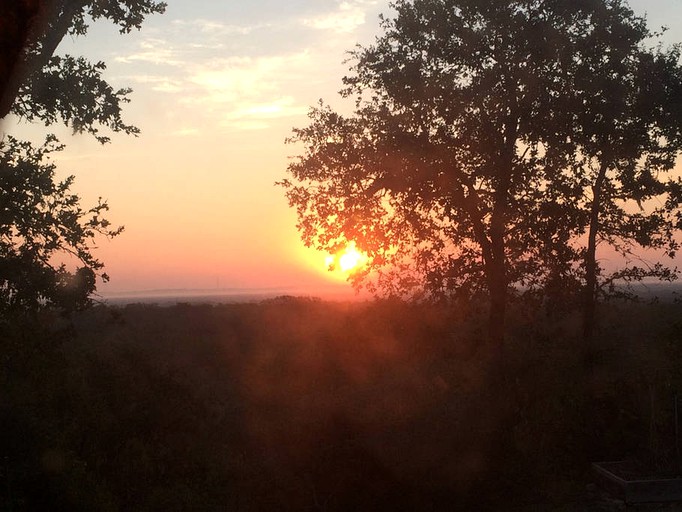 Cabins (Gonzales, Texas, United States)