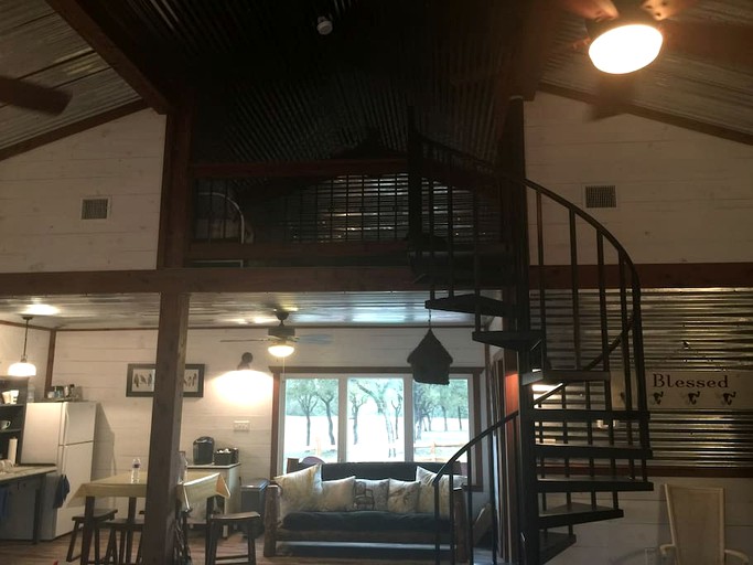 Cabins (Gonzales, Texas, United States)