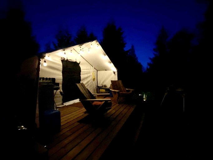 Vacation Rentals (Canada, --, --)