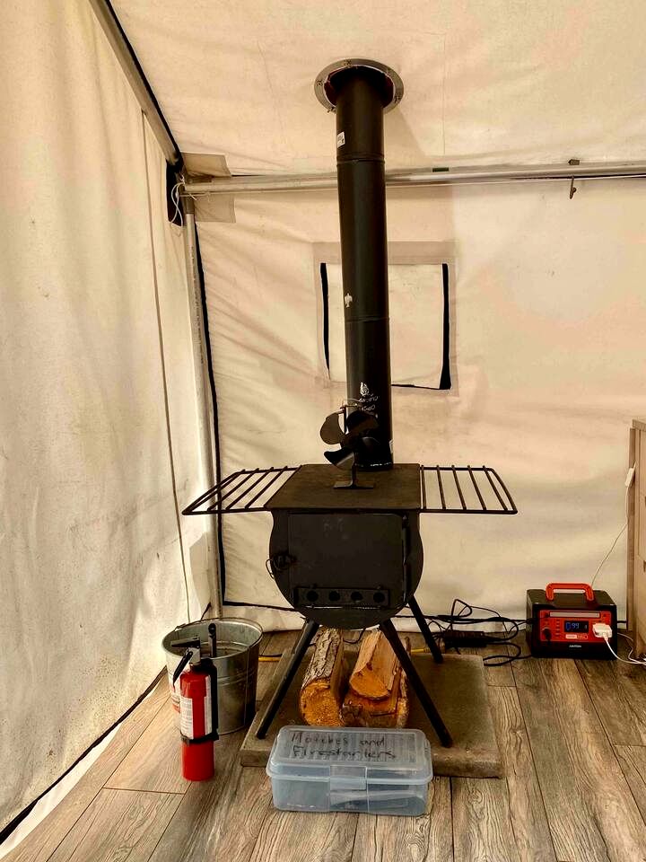 Big Glamping Tent Nestled in Nature on Large Deck, Halfmoon Bay, British Columbia