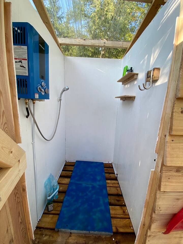 Big Glamping Tent Nestled in Nature on Large Deck, Halfmoon Bay, British Columbia