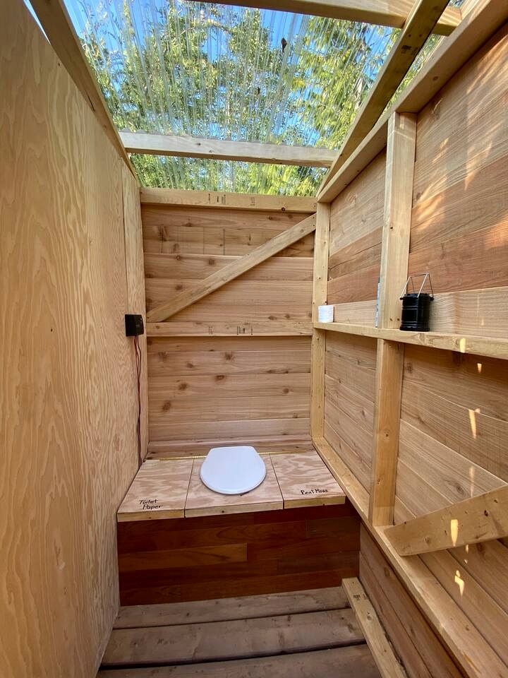 Big Glamping Tent Nestled in Nature on Large Deck, Halfmoon Bay, British Columbia
