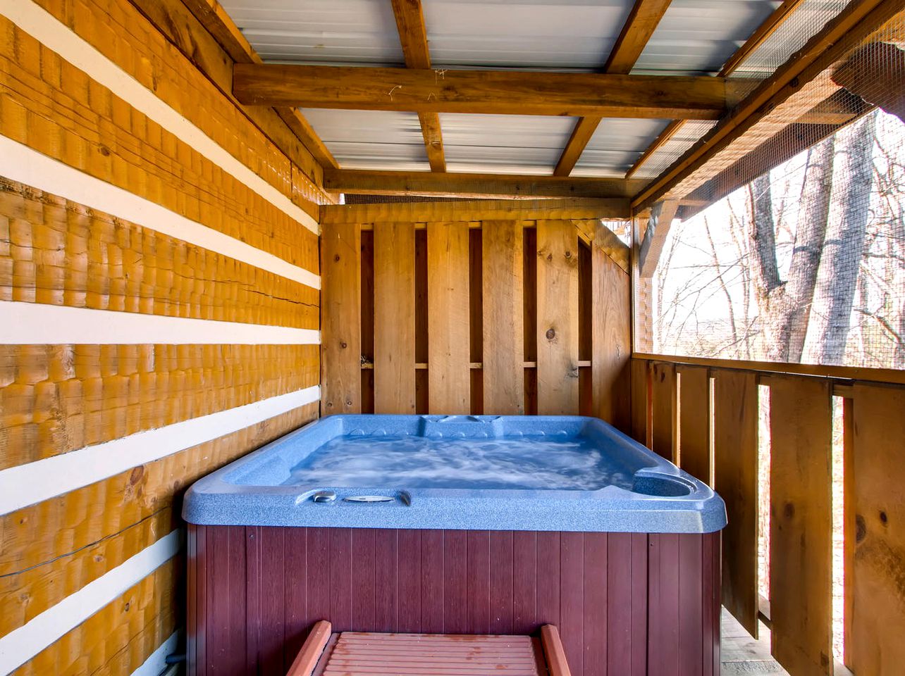 Smoky Mountain Serenity: Your Dream Vacation Awaits in this Perfect Cabin with Hot Tub