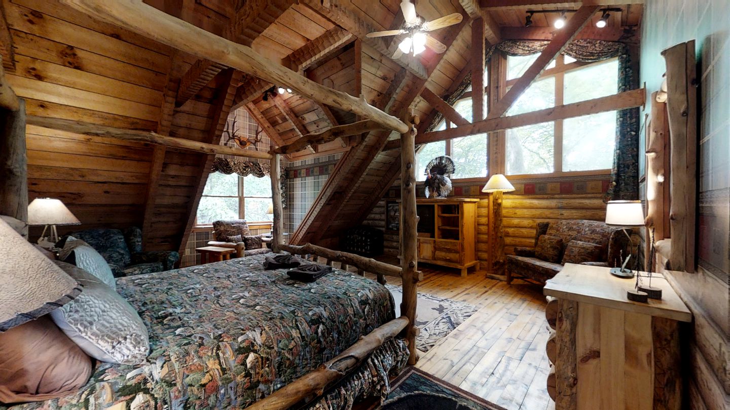 Smoky Mountain Serenity: Your Dream Vacation Awaits in this Perfect Cabin with Hot Tub