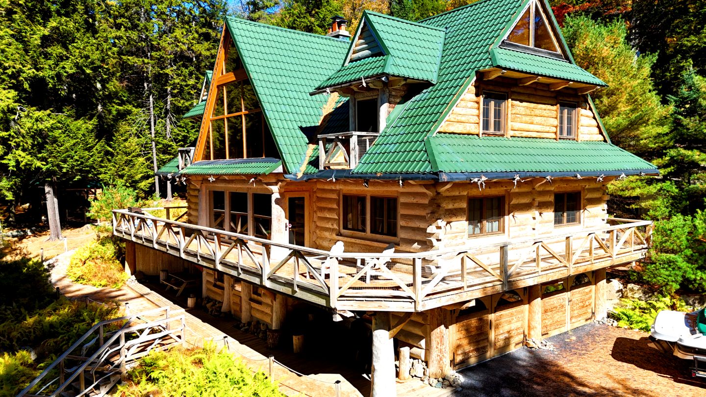 Rustic Luxury Retreat with Panoramic Lake & Mountain Views in Beaver Cove, Maine