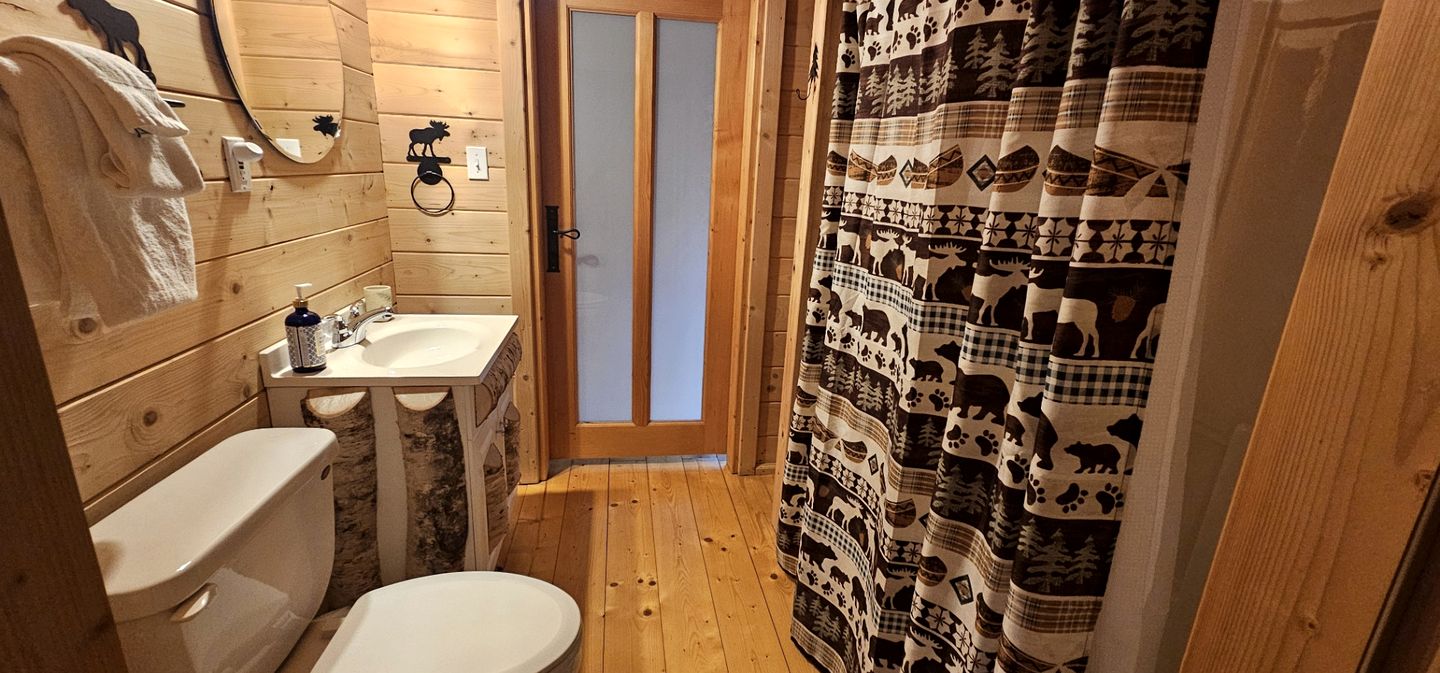 Rustic Luxury Retreat with Panoramic Lake & Mountain Views in Beaver Cove, Maine