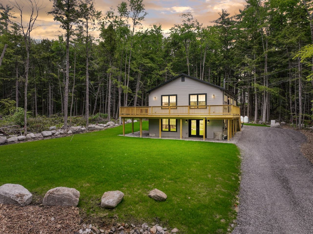 Modern Cottage Retreat Near Pleasant Mountain in Bridgton, Maine