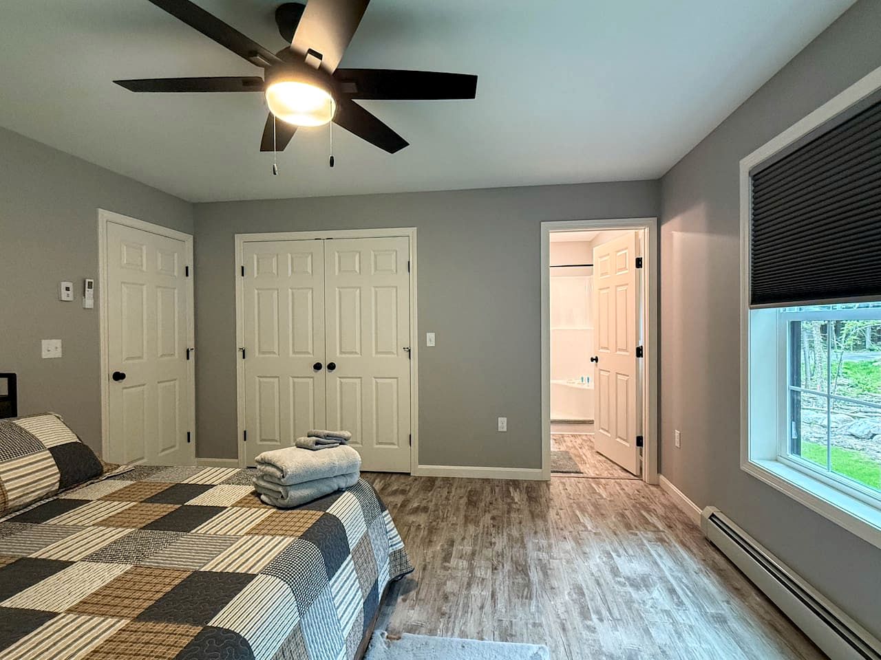 Modern Cottage Retreat Near Pleasant Mountain in Bridgton, Maine