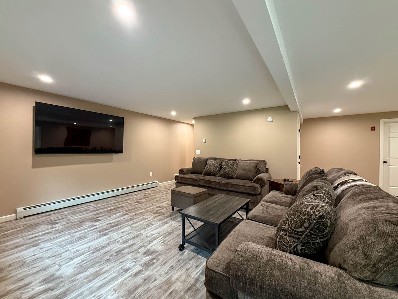 Modern Cottage Retreat Near Pleasant Mountain in Bridgton, Maine