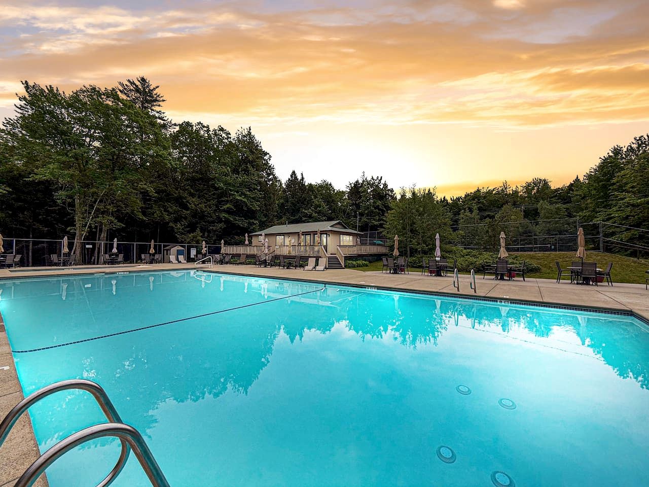 Modern Cottage Retreat Near Pleasant Mountain in Bridgton, Maine