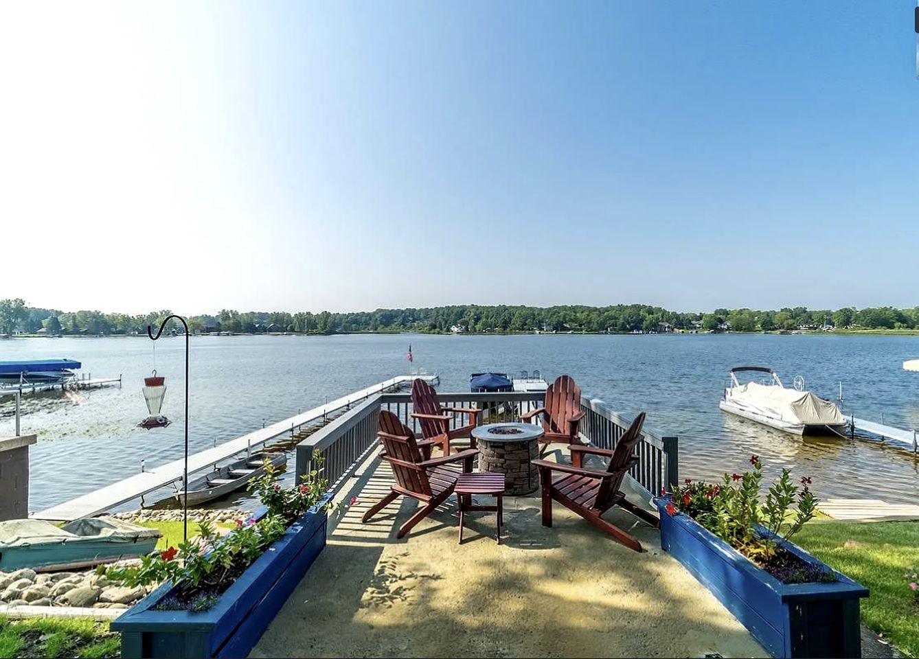 Cozy Lakefront Cabin with Pontoon and Paddleboards Near Fremont, Indiana