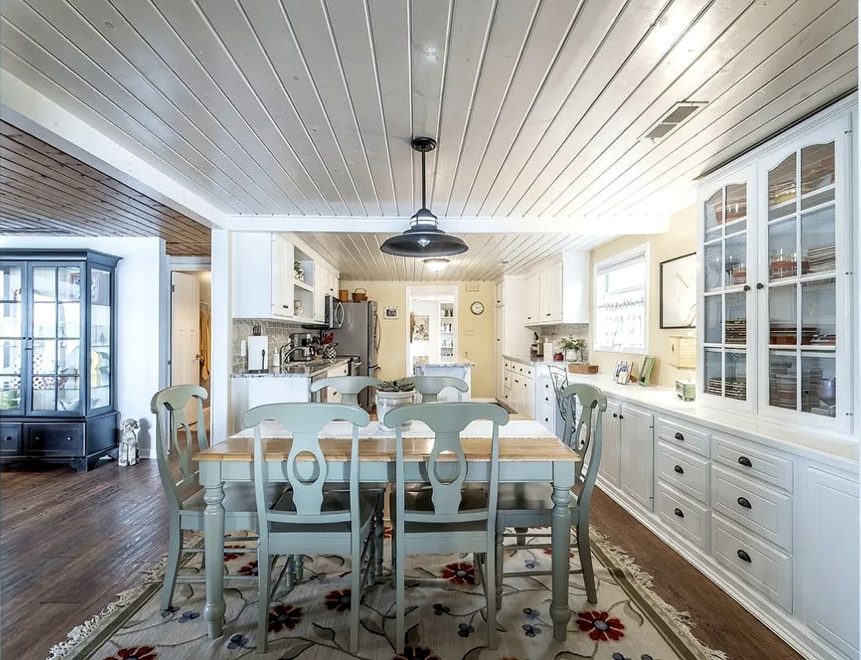 Cozy Lakefront Cabin with Pontoon and Paddleboards Near Fremont, Indiana