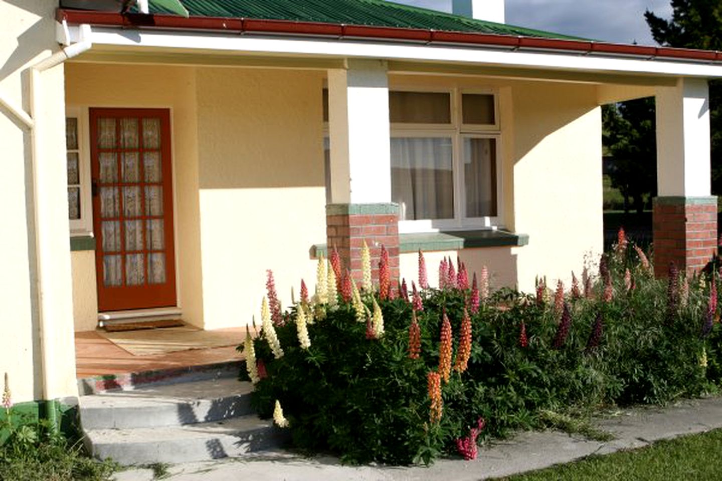 Two-Bedroom Cottage Rental Located in Central Otago, New Zealand