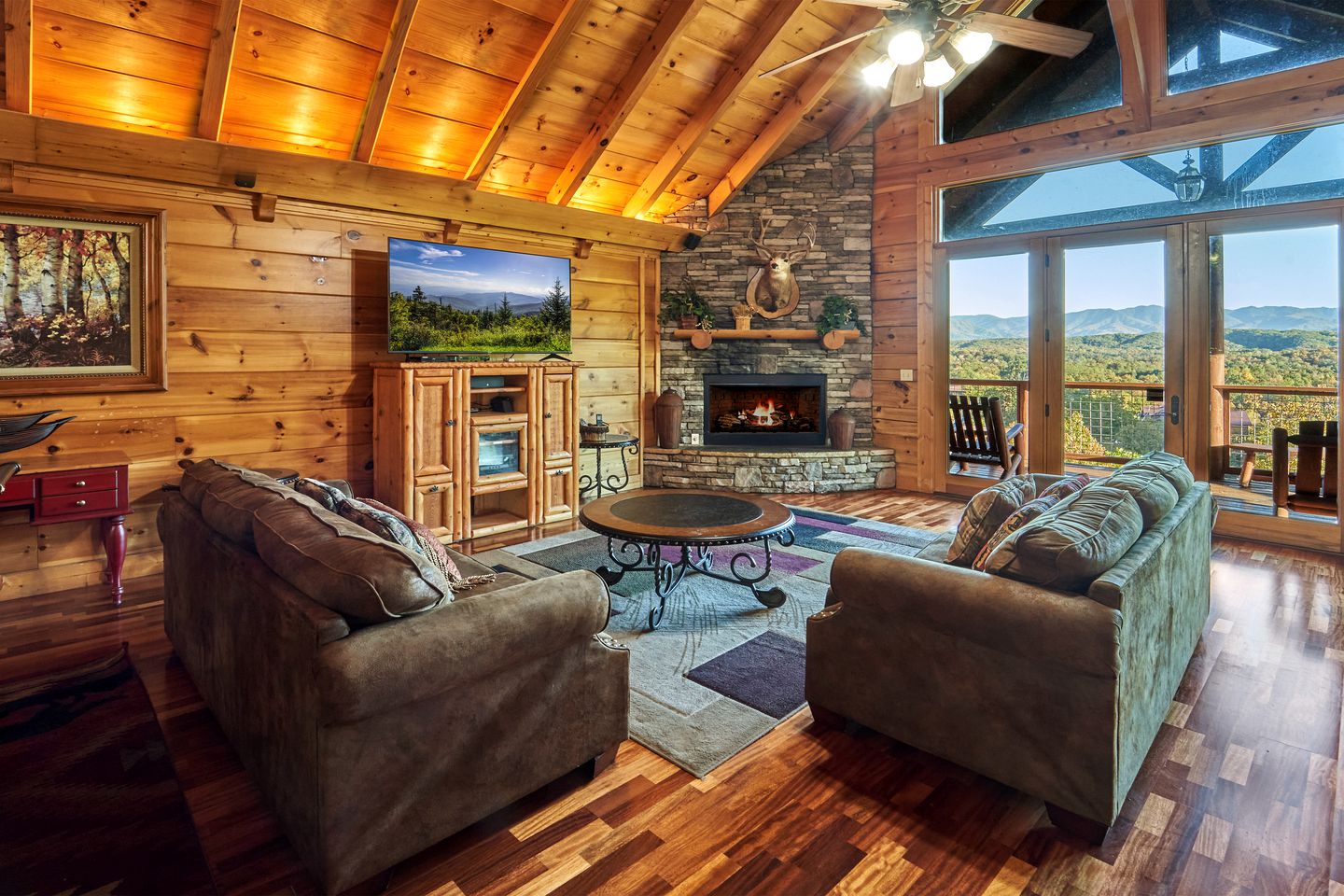 Spectacular Cabin with Hot-tub and Gorgeous Sights in Sevierville, Tennessee