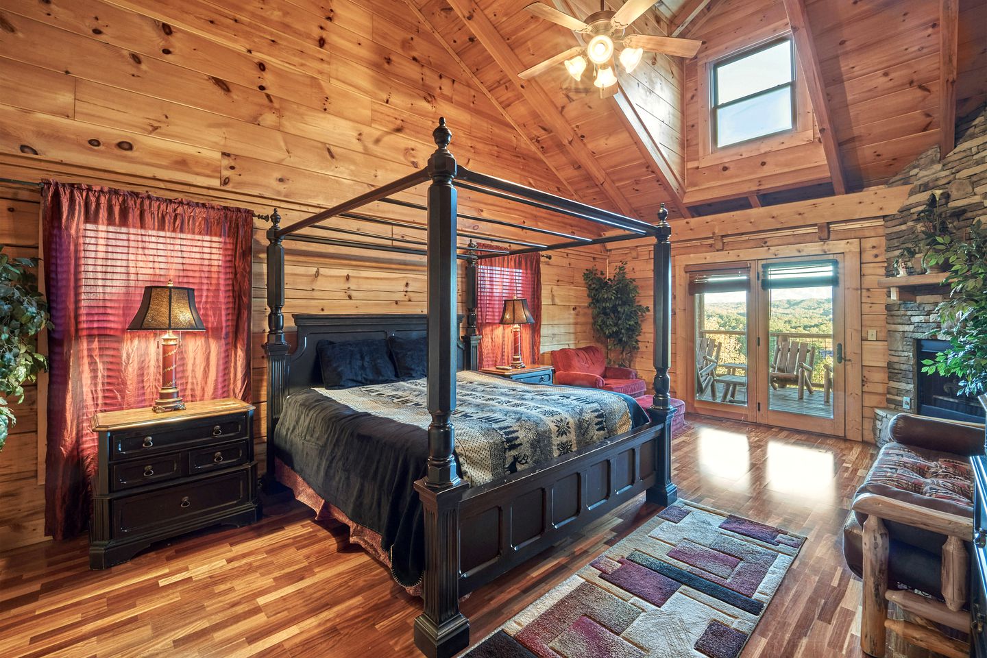 Spectacular Cabin with Hot-tub and Gorgeous Sights in Sevierville, Tennessee