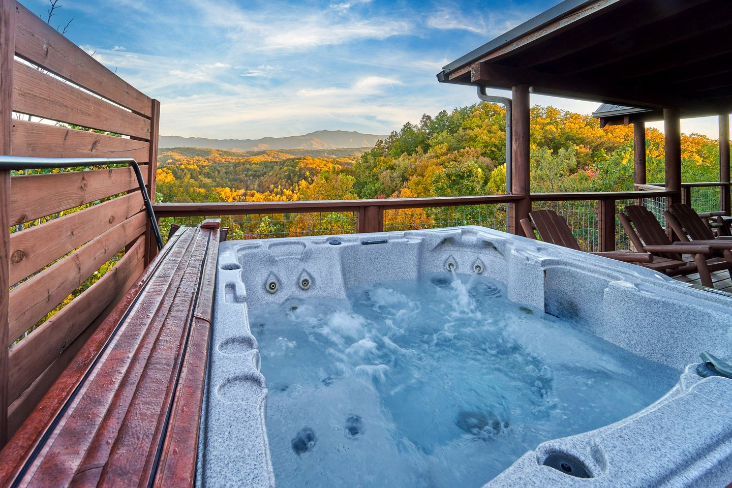 Spectacular Cabin with Hot-tub and Gorgeous Sights in Sevierville, Tennessee