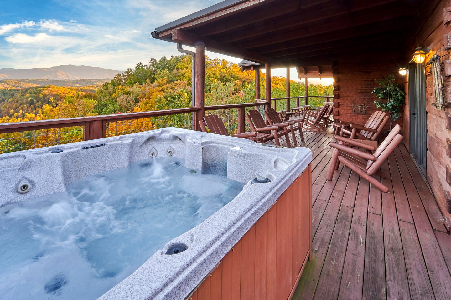 Spectacular Cabin with Hot-tub and Gorgeous Sights in Sevierville, Tennessee