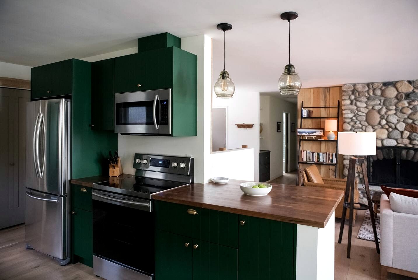 Stunning Riverfront Cabin Escape with Epic Mountain Views near Kernville, CA