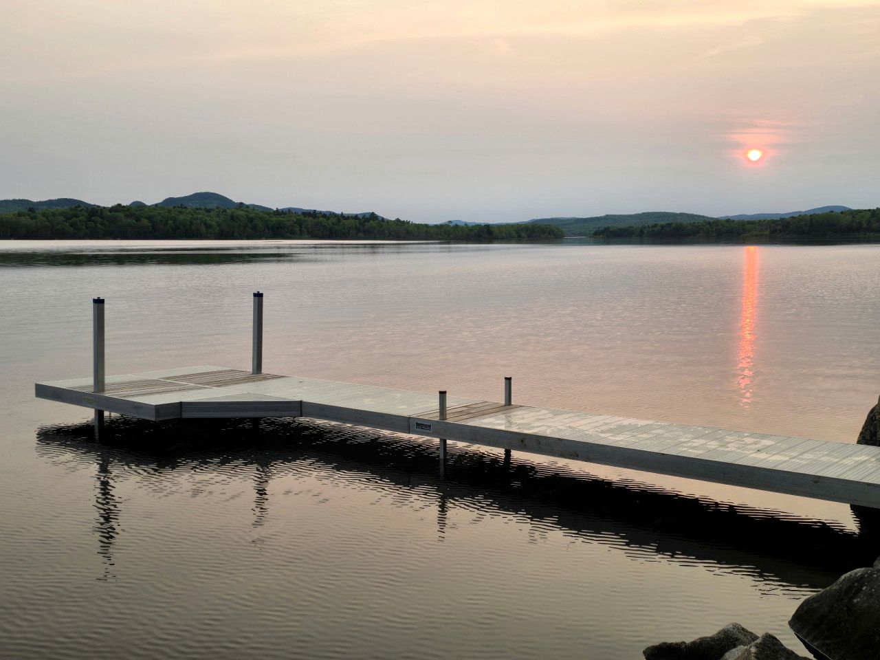 Vivid Lakefront Cottage Paradise Near Big Wood Lake, Maine