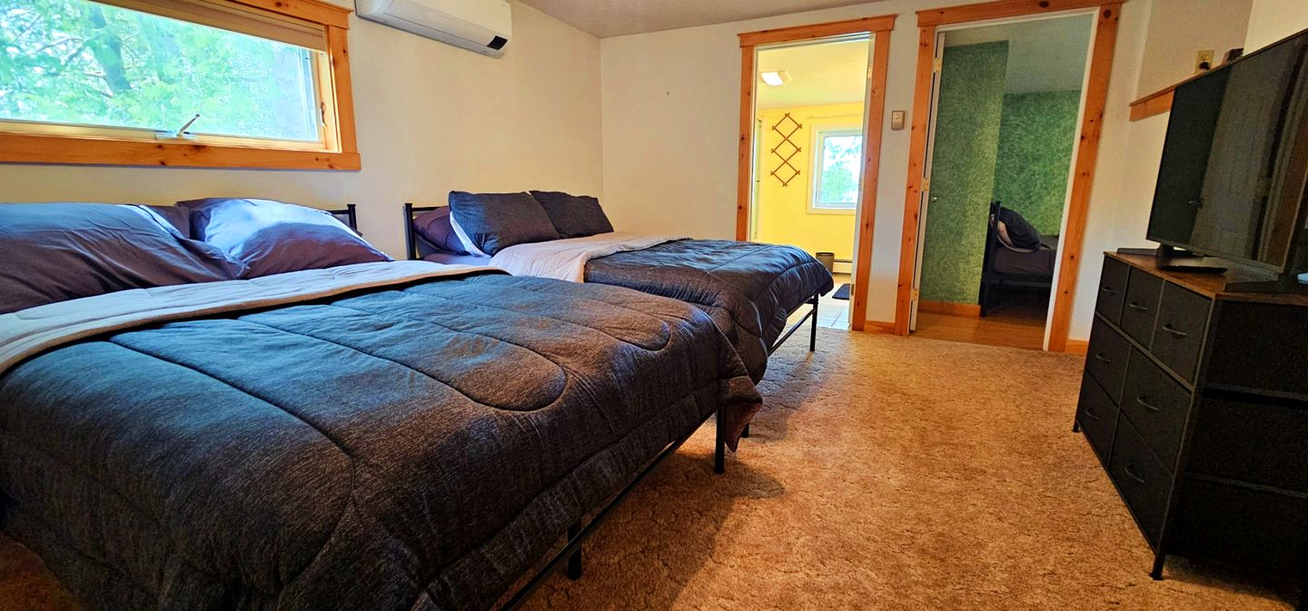 Vivid Lakefront Cottage Paradise Near Big Wood Lake, Maine