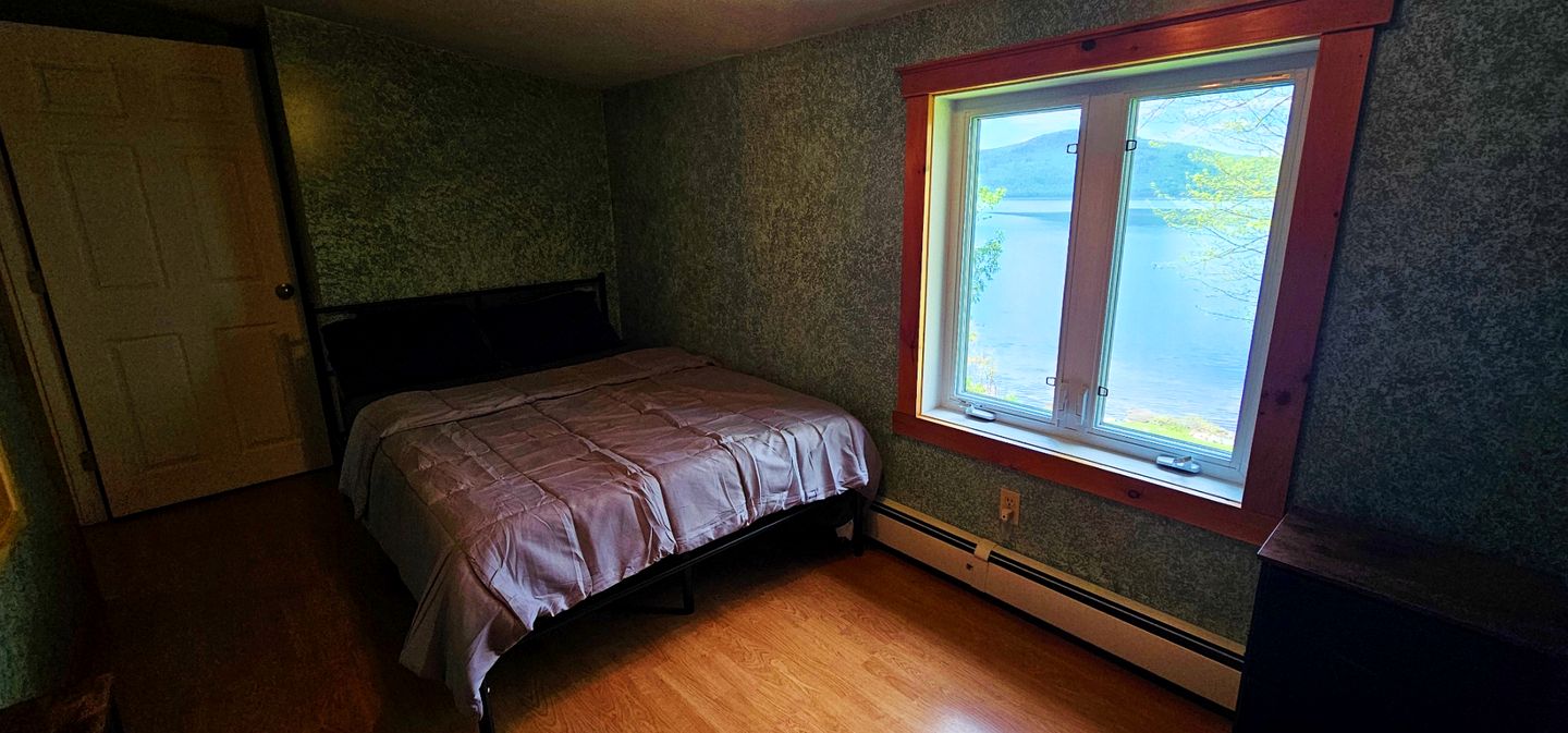 Vivid Lakefront Cottage Paradise Near Big Wood Lake, Maine