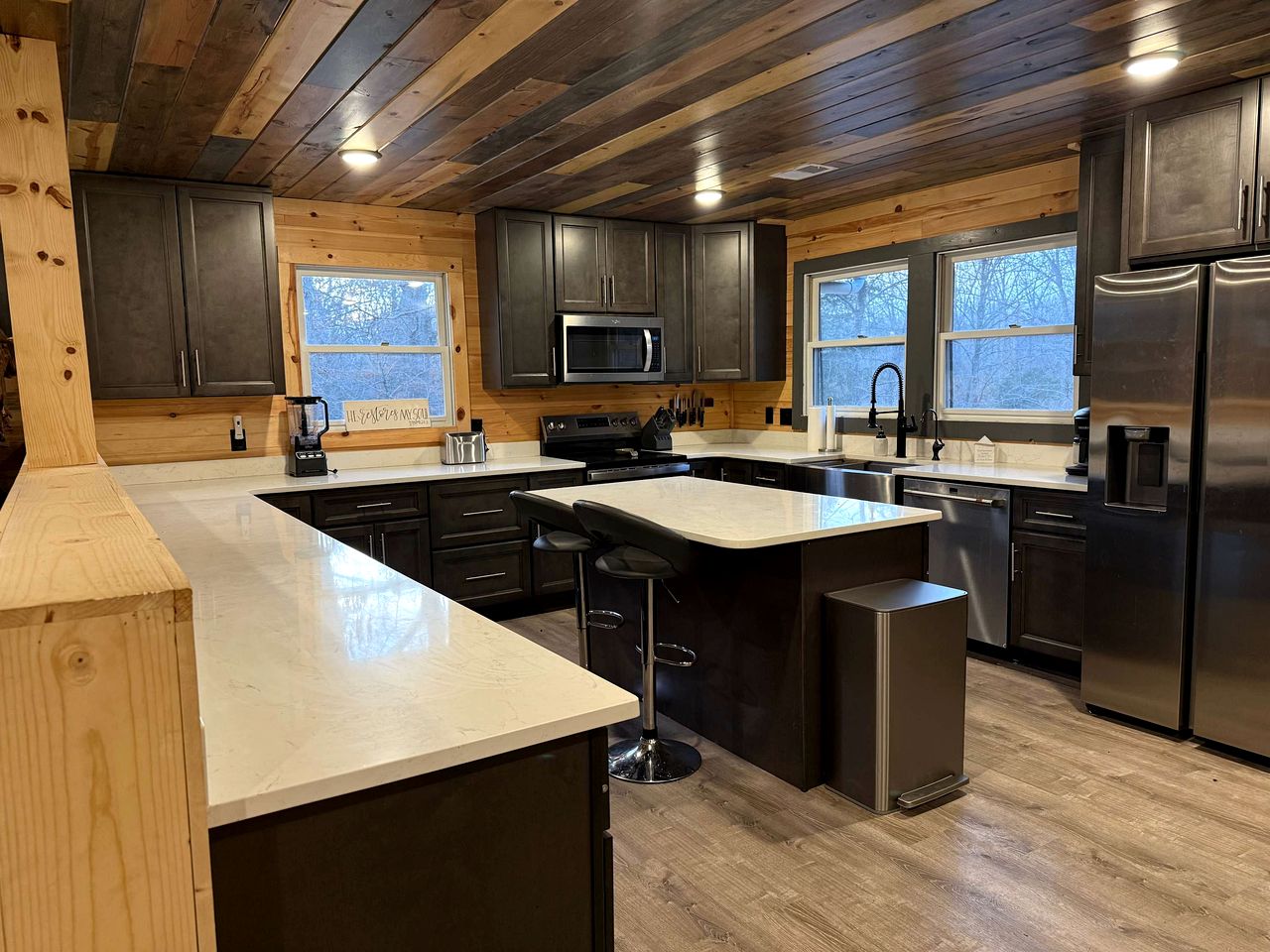 Rustic Cabin with Hot Tub, Game Room, and Smoky Mountain Views in Sevierville, Tennessee
