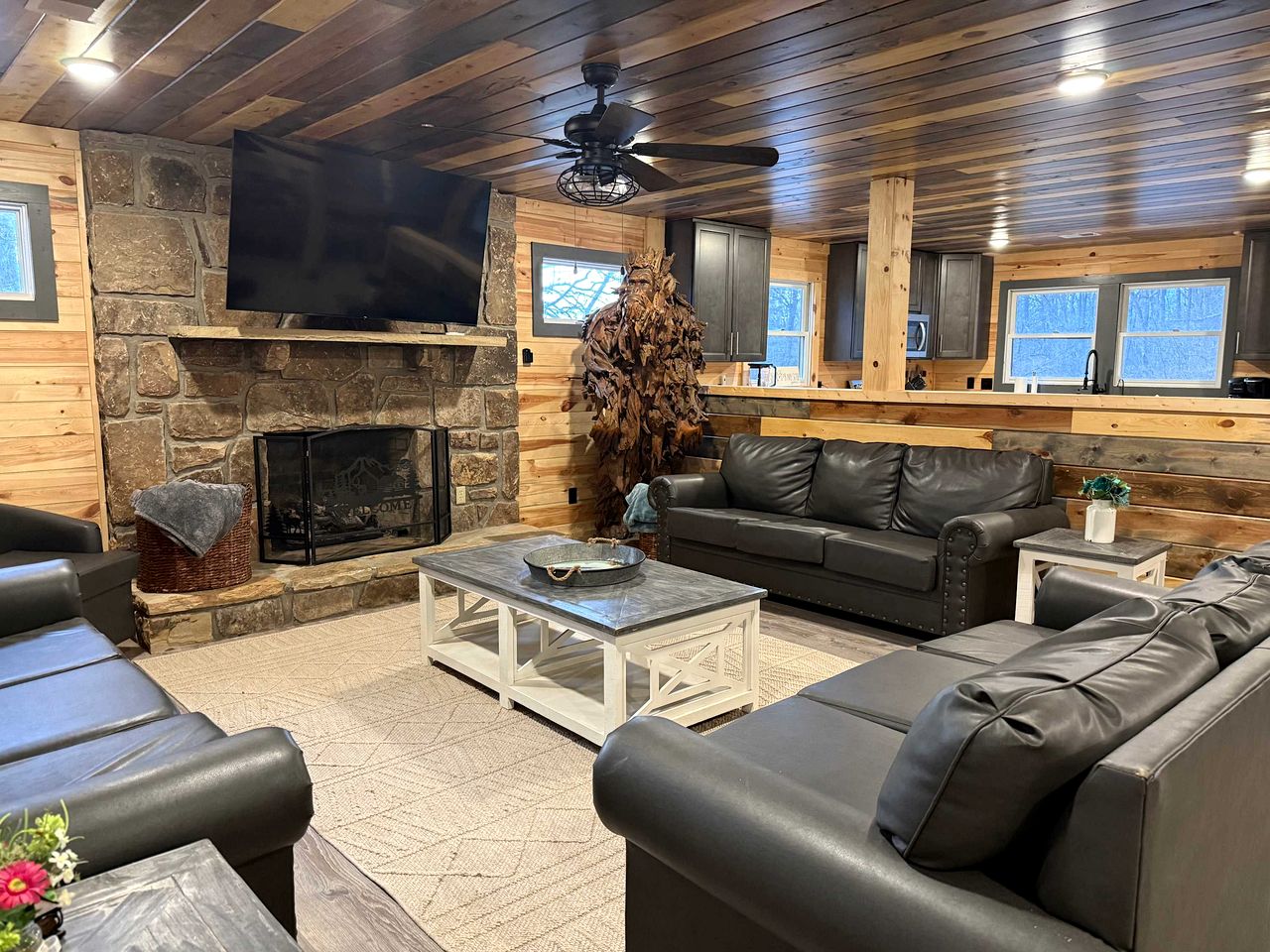 Rustic Cabin with Hot Tub, Game Room, and Smoky Mountain Views in Sevierville, Tennessee