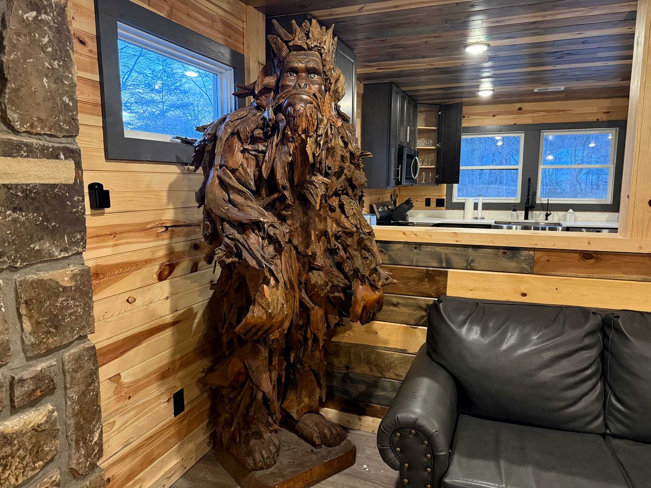 Rustic Cabin with Hot Tub, Game Room, and Smoky Mountain Views in Sevierville, Tennessee