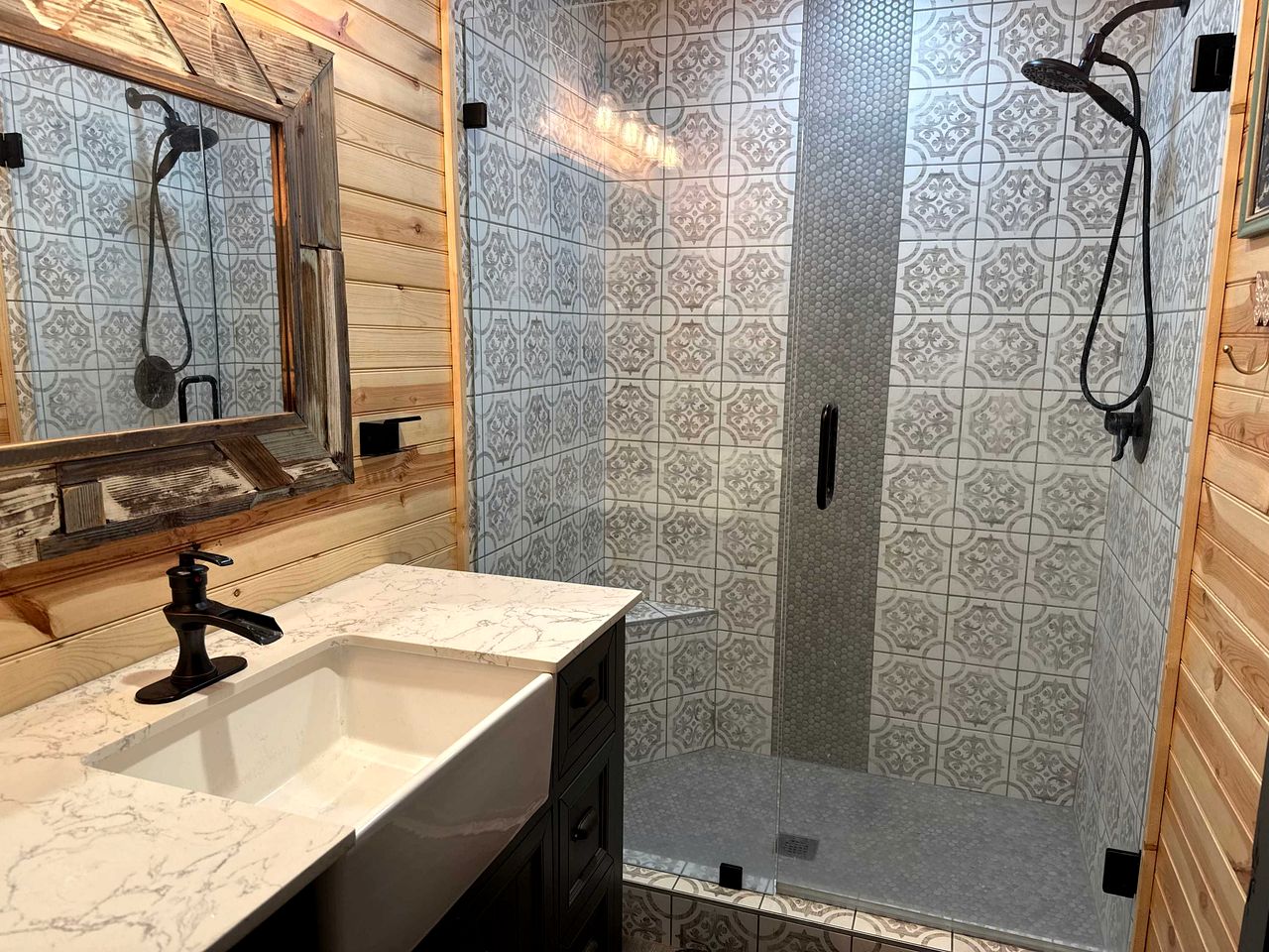 Rustic Cabin with Hot Tub, Game Room, and Smoky Mountain Views in Sevierville, Tennessee