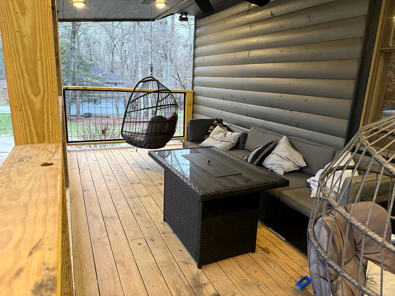 Rustic Cabin with Hot Tub, Game Room, and Smoky Mountain Views in Sevierville, Tennessee